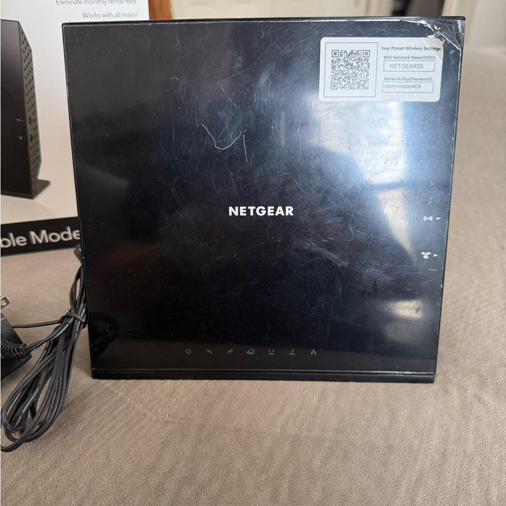 NETGEAR AC1600 Black Modem Router Combo - Picture 2 of 4